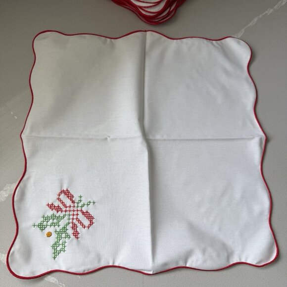 Vintage Oval Tablecloth 9 Napkins Scalloped Cross-Stitched Christmas Holiday - Picture 10 of 16
